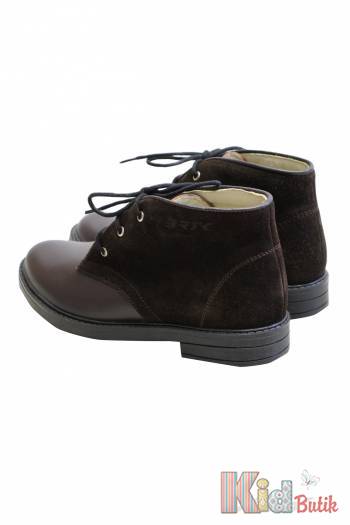 Купить Ботинки тёмно-коричневого цвета в стиле "chukka boots" Bartek 16-97353/P6 на КидБутик Ботинки тёмно-коричневого цвета в стиле "chukka boots" Bartek 16-97353/P6