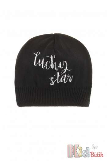 Купить Шапка чёрная "lucky star" для девочки Wojcik W17-42 на КидБутик Шапка чёрная "lucky star" для девочки Wojcik W17-42