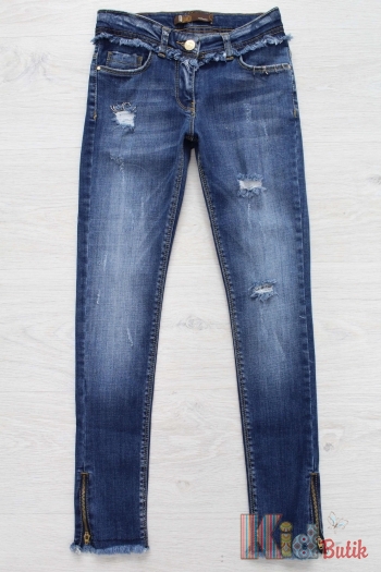 Купить Джинсы прямые с потертостями и металлическими колечками A-yugi Jeans Аю18-25(9062) на КидБутик Джинсы прямые с потертостями и металлическими колечками A-yugi Jeans Аю18-25(9062)