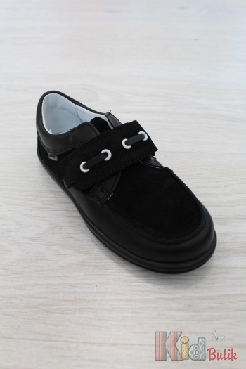Купити Мокасини для хлопчика чорного кольору Bartek 18-45601/SZ/R5A на КідБутік Мокасини для хлопчика чорного кольору Bartek 18-45601/SZ/R5A