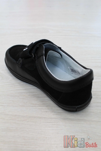 Купити Мокасини для хлопчика чорного кольору Bartek 18-45601/SZ/R5A на КідБутік Мокасини для хлопчика чорного кольору Bartek 18-45601/SZ/R5A