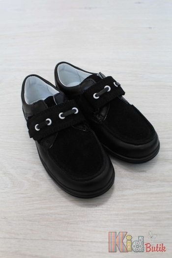 Купити Мокасини для хлопчика чорного кольору Bartek 18-45601/SZ/R5A на КідБутік Мокасини для хлопчика чорного кольору Bartek 18-45601/SZ/R5A