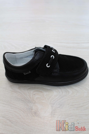 Купити Мокасини для хлопчика чорного кольору Bartek 18-45601/SZ/R5A на КідБутік Мокасини для хлопчика чорного кольору Bartek 18-45601/SZ/R5A