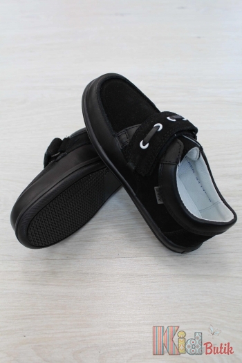Купити Мокасини для хлопчика чорного кольору Bartek 18-45601/SZ/R5A на КідБутік Мокасини для хлопчика чорного кольору Bartek 18-45601/SZ/R5A