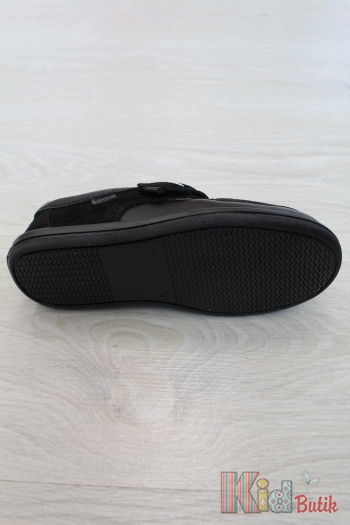 Купити Мокасини для хлопчика чорного кольору Bartek 18-45601/SZ/R5A на КідБутік Мокасини для хлопчика чорного кольору Bartek 18-45601/SZ/R5A