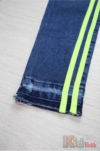 Купити Джинси скіні синього кольору з лампасами A-yugi Jeans Аю20-51Сн(9188) на КідБутік Джинси скіні синього кольору з лампасами A-yugi Jeans Аю20-51Сн(9188)