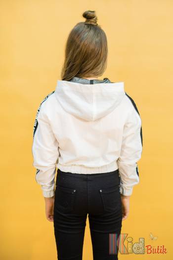 Купити Вітровка молочного кольору з чорними лампасами A-yugi Jeans Аю20-50Бл(17103) на КідБутік Вітровка молочного кольору з чорними лампасами A-yugi Jeans Аю20-50Бл(17103)