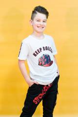 Купить Футболка белого цвета с бейсболкой Studio Kids Ск20-27(1034) на КидБутик Футболка белого цвета с бейсболкой Studio Kids Ск20-27(1034)