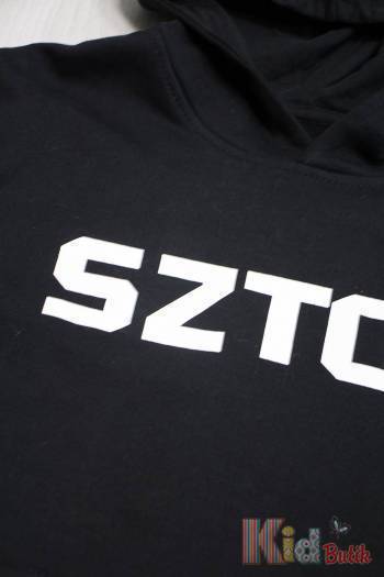 Купить Худи черного цвета "SZTOS" для мальчика Reporter Young Р20-68(0551В-01) на КидБутик Худи черного цвета "SZTOS" для мальчика Reporter Young Р20-68(0551В-01)
