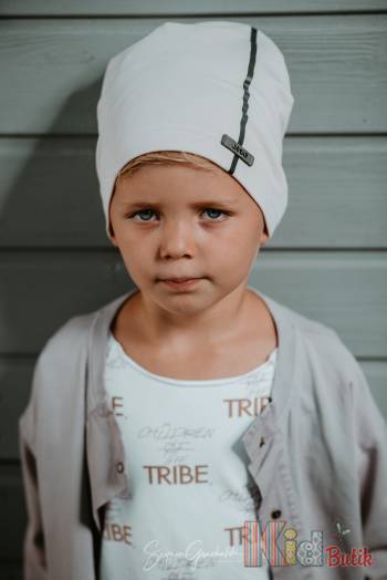 Купить Шапка с вертикальной полосой Tibor Jamiks Я21-37 на КидБутик Шапка с вертикальной полосой Tibor Jamiks Я21-37