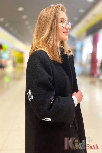 Купить Пальто оверсайз черное с нашивками для девочки Teen mood ТМ21-8 на КидБутик Пальто оверсайз черное с нашивками для девочки Teen mood ТМ21-8