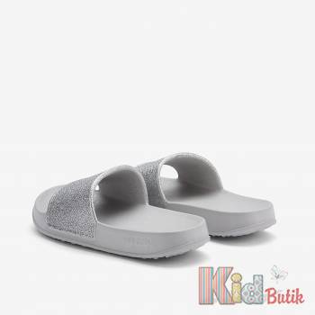 Купить Сланцы для девочки серебристо серого цвета Coqui 22-7083 Khaki grey glitter на КидБутик Сланцы для девочки серебристо серого цвета Coqui 22-7083 Khaki grey glitter