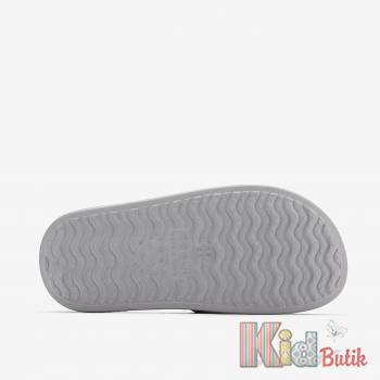 Купить Сланцы для девочки серебристо серого цвета Coqui 22-7083 Khaki grey glitter на КидБутик Сланцы для девочки серебристо серого цвета Coqui 22-7083 Khaki grey glitter