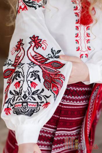 Вышитая сорочка с красивым рисунком в виде жар-птицы Зроблено з турботою Мв25-8Чер(rd218)