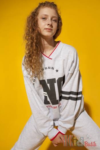 Купить Свитшот цвета серый меланж для девочки Reporter Young Р22-61(0550G-23-130) на КидБутик Свитшот цвета серый меланж для девочки Reporter Young Р22-61(0550G-23-130)