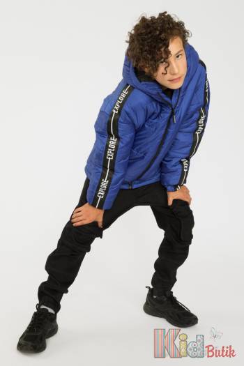 Купити Куртка синього кольору з капюшоном Reporter Young Р22-51 (0882В-469) на КідБутік Куртка синього кольору з капюшоном Reporter Young Р22-51 (0882В-469)