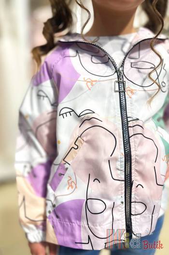 Купить Ветровка с ярким принтом для девочки Escabel Kids Ес23-37(32232) на КидБутик Ветровка с ярким принтом для девочки Escabel Kids Ес23-37(32232)