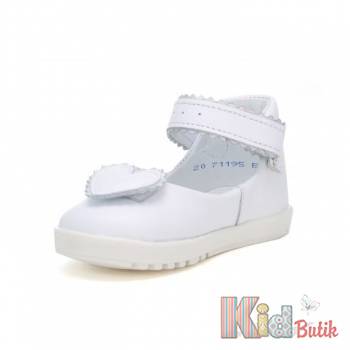 Купити Туфлі білі з сердечком для маленької дівчинки Bartek 23-71195-B87 на КідБутік Туфлі білі з сердечком для маленької дівчинки Bartek 23-71195-B87