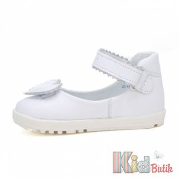 Купити Туфлі білі з сердечком для маленької дівчинки Bartek 23-71195-B87 на КідБутік Туфлі білі з сердечком для маленької дівчинки Bartek 23-71195-B87