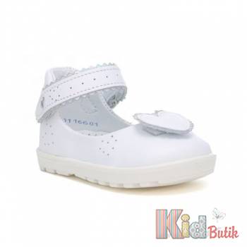 Купити Туфлі білі з сердечком для маленької дівчинки Bartek 23-71195-B87 на КідБутік Туфлі білі з сердечком для маленької дівчинки Bartek 23-71195-B87