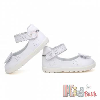 Купити Туфлі білі з сердечком для маленької дівчинки Bartek 23-71195-B87 на КідБутік Туфлі білі з сердечком для маленької дівчинки Bartek 23-71195-B87