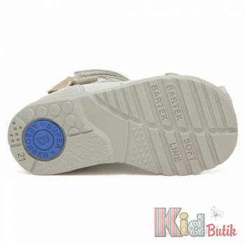 Купить Босоножки белые с бантиком для девочки Bartek 23-81789-001 на КидБутик Босоножки белые с бантиком для девочки Bartek 23-81789-001