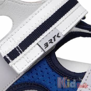 Купить Босоножки на две липучки с открытой пяткой для мальчика Bartek 23-16032002 на КидБутик Босоножки на две липучки с открытой пяткой для мальчика Bartek 23-16032002