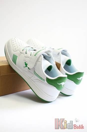 Купить Кроссовки с зелеными вставками для мальчика KangaROOS 23-10004-000-0101 на КидБутик Кроссовки с зелеными вставками для мальчика KangaROOS 23-10004-000-0101