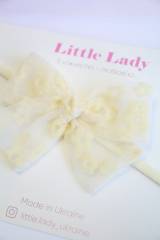 Купить Повязка для девочки "Бантик" с цветочками Little Lady LL24-11 на КидБутик Повязка для девочки "Бантик" с цветочками Little Lady LL24-11