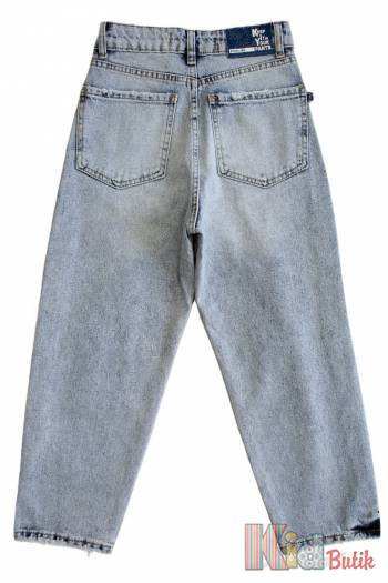 Купить Джинсы мом светлые рваные для девочки A-yugi Jeans Аю23-35(5378) на КидБутик Джинсы мом светлые рваные для девочки A-yugi Jeans Аю23-35(5378)
