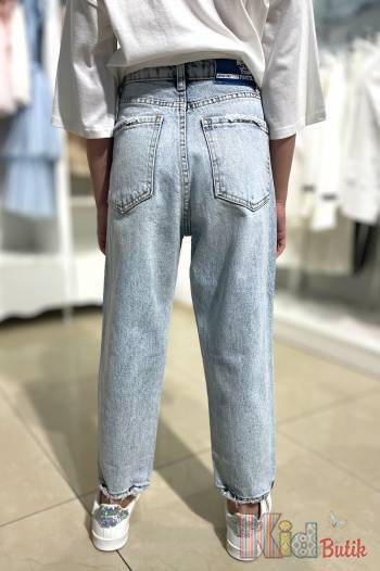 Купить Джинсы мом светлые рваные для девочки A-yugi Jeans Аю23-35(5378) на КидБутик Джинсы мом светлые рваные для девочки A-yugi Jeans Аю23-35(5378)