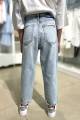 Купить Джинсы мом светлые рваные для девочки A-yugi Jeans Аю23-35(5378) на КидБутик Джинсы мом светлые рваные для девочки A-yugi Jeans Аю23-35(5378) - фото 2
