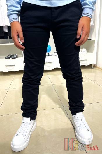 Купить Брюки скини лаконичные черные для мальчика A-yugi Jeans Аю23-39(5368) на КидБутик Брюки скини лаконичные черные для мальчика A-yugi Jeans Аю23-39(5368)