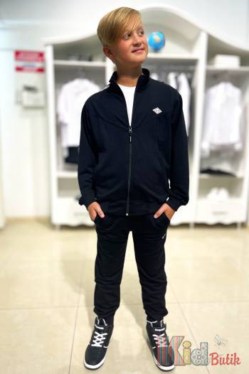 Купити Спортивний костюм чорний "Design Department" для хлопчика A-yugi Jeans Аю23-36Чорн(7192) на КідБутік Спортивний костюм чорний "Design Department" для хлопчика A-yugi Jeans Аю23-36Чорн(7192)