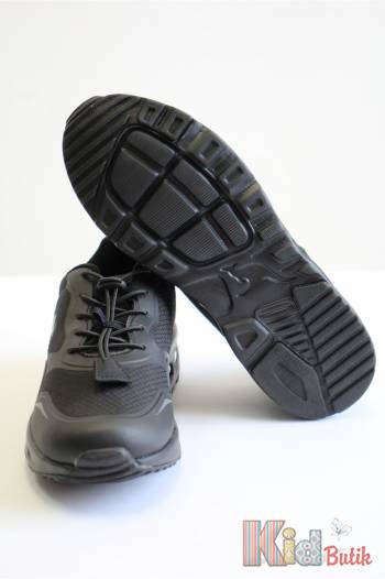 Купити Кросівки чорні для хлопчика-підлітка "Water Resistant" KangaROOS 23-18904-000-5500 на КідБутік Кросівки чорні для хлопчика-підлітка "Water Resistant" KangaROOS 23-18904-000-5500