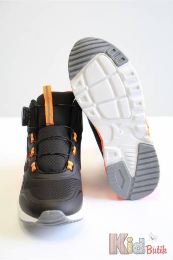 Купить Ботинки черные с яркими вставками для мальчика "Water Resistant" KangaROOS 23-18903-0005-5075 на КидБутик Ботинки черные с яркими вставками для мальчика "Water Resistant" KangaROOS 23-18903-0005-5075