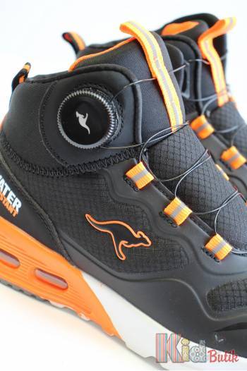 Купить Ботинки черные с яркими вставками для мальчика "Water Resistant" KangaROOS 23-18903-0005-5075 на КидБутик Ботинки черные с яркими вставками для мальчика "Water Resistant" KangaROOS 23-18903-0005-5075