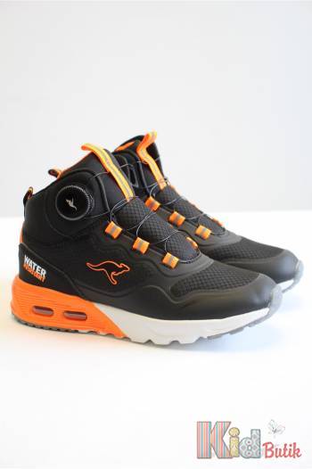 Купить Ботинки черные с яркими вставками для мальчика "Water Resistant" KangaROOS 23-18903-0005-5075 на КидБутик Ботинки черные с яркими вставками для мальчика "Water Resistant" KangaROOS 23-18903-0005-5075