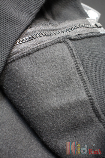 Купить Толстовка утепленная черного цвета для мальчика A-yugi Jeans Аю23-49(454) на КидБутик Толстовка утепленная черного цвета для мальчика A-yugi Jeans Аю23-49(454)
