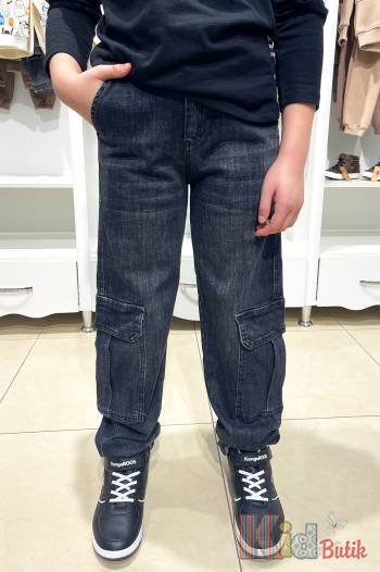 Купить Джинсы-карго черного цвета для мальчика A-yugi Jeans Аю24-4(5404) на КидБутик Джинсы-карго черного цвета для мальчика A-yugi Jeans Аю24-4(5404)