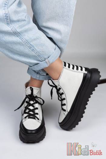 Купить Кеды белые за щиколотку на высокой подошве Abby Shoes Аб24-30Біл/чор на КидБутик Кеды белые за щиколотку на высокой подошве Abby Shoes Аб24-30Біл/чор