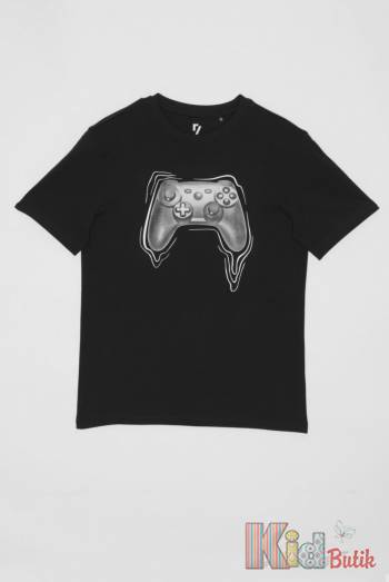 Купить Футболка черная "Game" для мальчика Reporter Young Р24-19(0440В-09-100) на КидБутик Футболка черная "Game" для мальчика Reporter Young Р24-19(0440В-09-100)