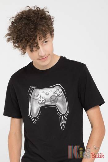 Купить Футболка черная "Game" для мальчика Reporter Young Р24-19(0440В-09-100) на КидБутик Футболка черная "Game" для мальчика Reporter Young Р24-19(0440В-09-100)