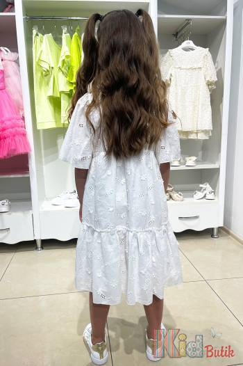 Купить Платье белое с принтом из рельефных цветочков Escabel Kids Ес24-26(35708) на КидБутик Платье белое с принтом из рельефных цветочков Escabel Kids Ес24-26(35708)