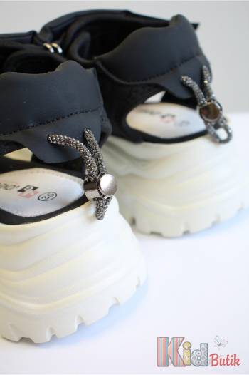 Купити Босоніжки на липучці для дівчинки Jong-Golf 24-С20495-20Чорн на КідБутік Босоніжки на липучці для дівчинки Jong-Golf 24-С20495-20Чорн