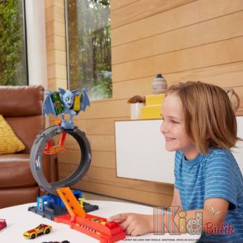 Купити Ігровий набір "Неймовірна атака кажана" Hot Wheels HTN78 на КідБутік Ігровий набір "Неймовірна атака кажана" Hot Wheels HTN78