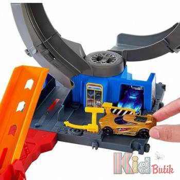 Купити Ігровий набір "Неймовірна атака кажана" Hot Wheels HTN78 на КідБутік Ігровий набір "Неймовірна атака кажана" Hot Wheels HTN78