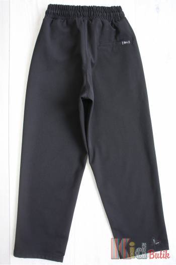 Купить Штаны прямые черные с резинкой на талии для мальчика A-yugi Jeans Аю24-31 на КидБутик Штаны прямые черные с резинкой на талии для мальчика A-yugi Jeans Аю24-31