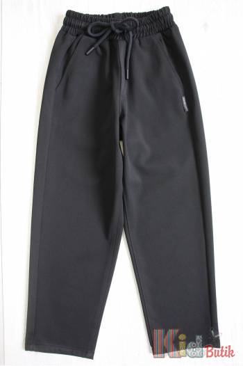 Купить Штаны прямые черные с резинкой на талии для мальчика A-yugi Jeans Аю24-31 на КидБутик Штаны прямые черные с резинкой на талии для мальчика A-yugi Jeans Аю24-31