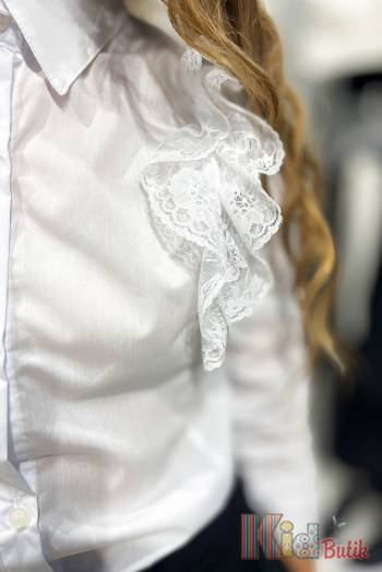 Купить Блуза школьная с кружевными рюшами по бокам для девочки MiniModa Мі24-31(417) на КидБутик Блуза школьная с кружевными рюшами по бокам для девочки MiniModa Мі24-31(417)